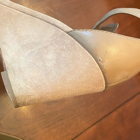 Tory Burch size 7.5 wedge sandal - Picture 3 of 5